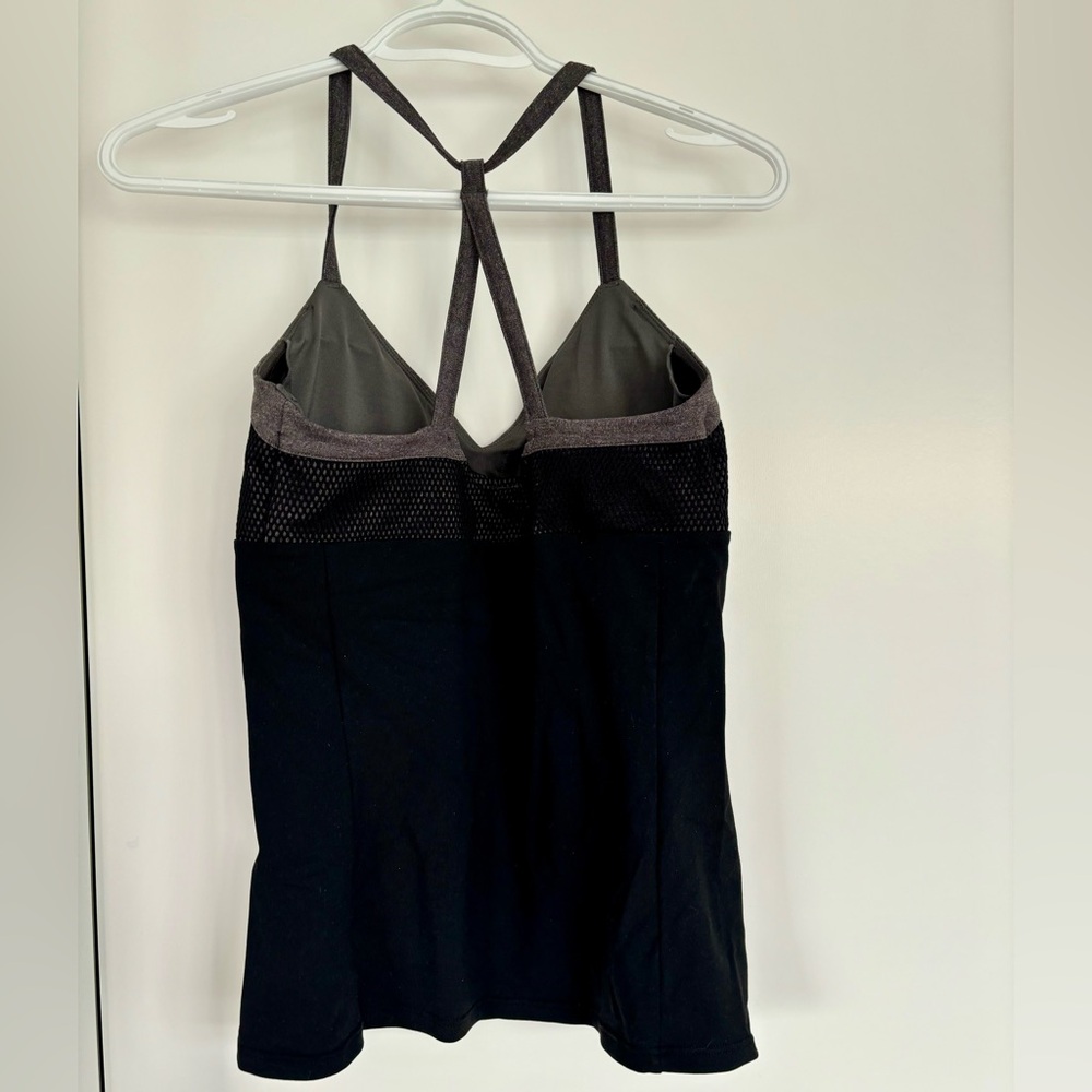 Alo yoga top in size s - Picture 3 of 3